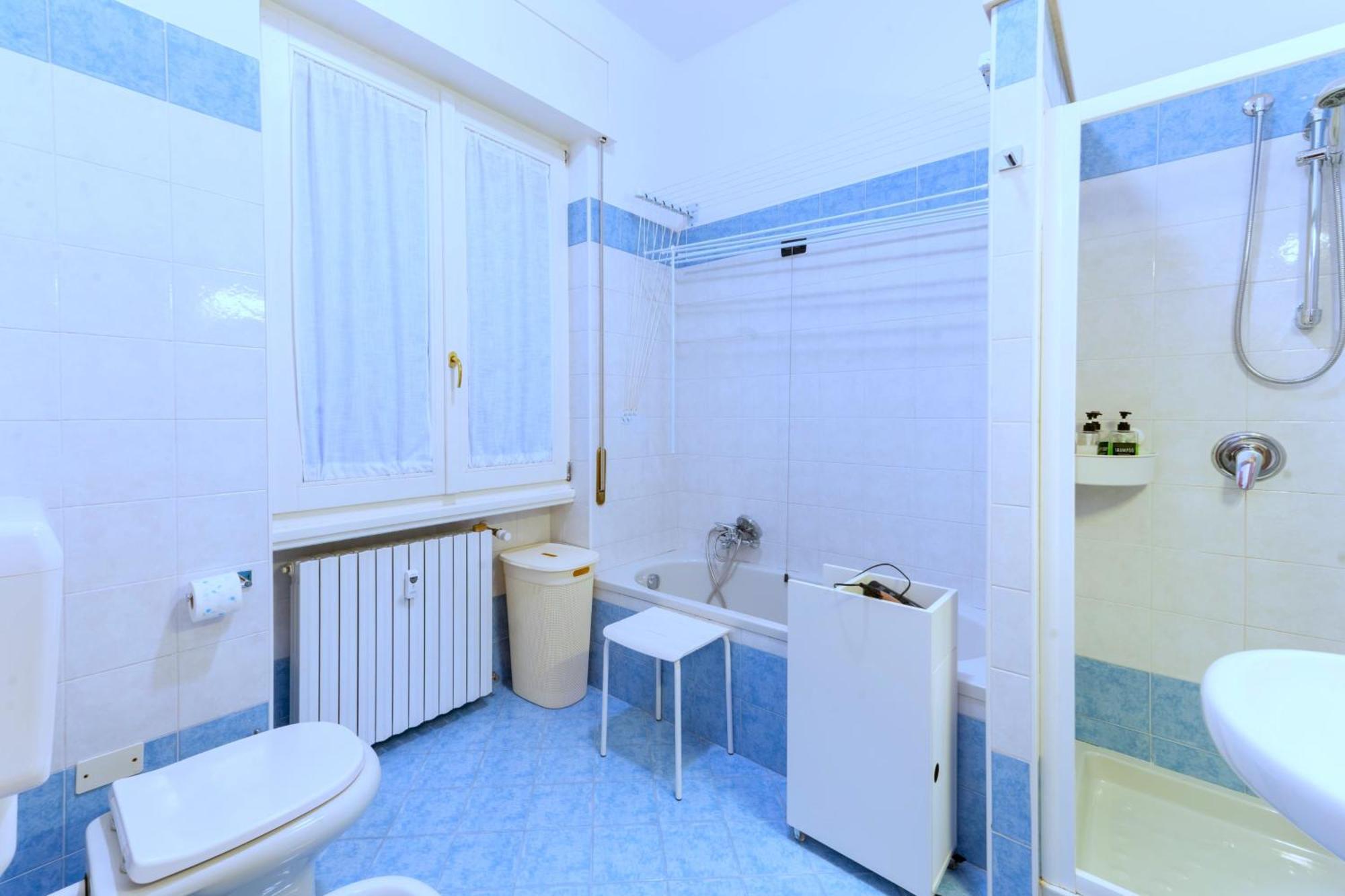 Holiday Apartment - Brescia Centro - Parcheggio Privato Exterior photo